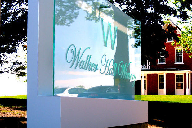 Outdoor illuminated sign 3d sign different angle for Walker Hall Winery