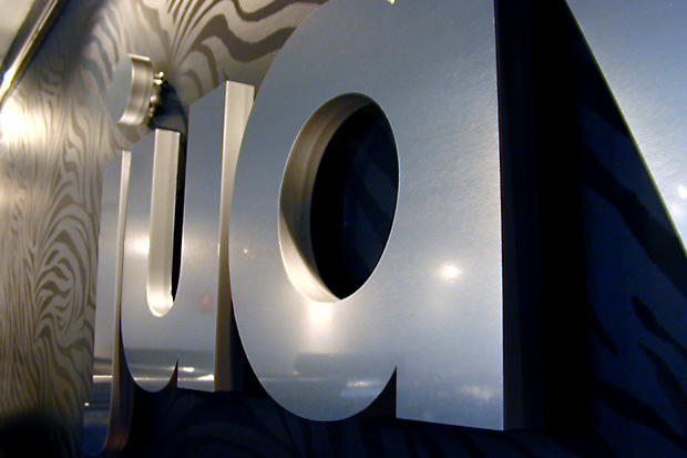 Las Vegas casino, decorative mirror, Las Vegas lobby signage design - Art Signs Company