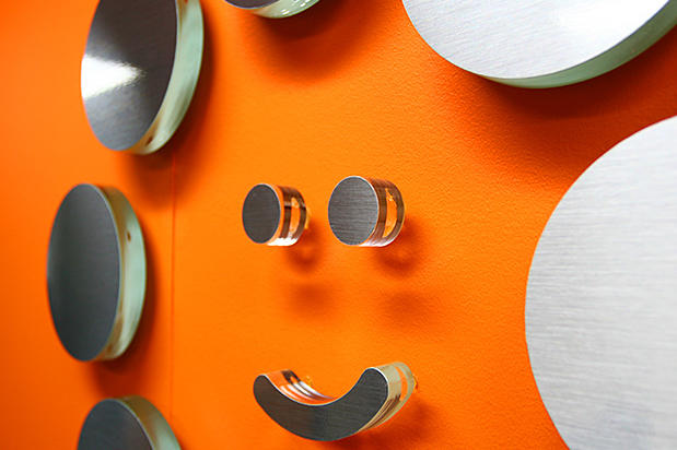 3d sign for Softcom Inc.- Email and Web Hosting services, Also myhosting.com, mail2web.com mirror mirror office