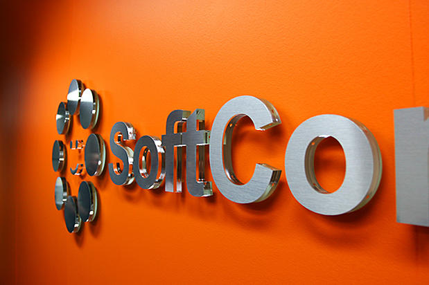 mirror mirror office 3d sign for Soft com Inc.- Email and Web Hosting services, Also myhosting.com, mail2web.com