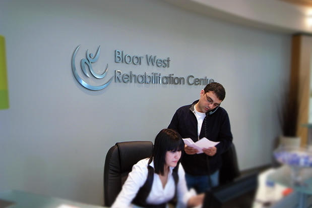 Art signs metal substitute signs add a sparkling look to any office spaces