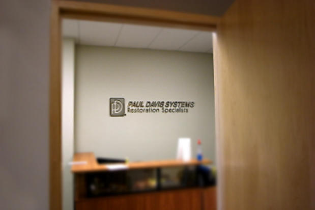 brushed metal substitute acrylic sign with spacers on the back for extremally easy installation, business office wall 3d corporate logo signs